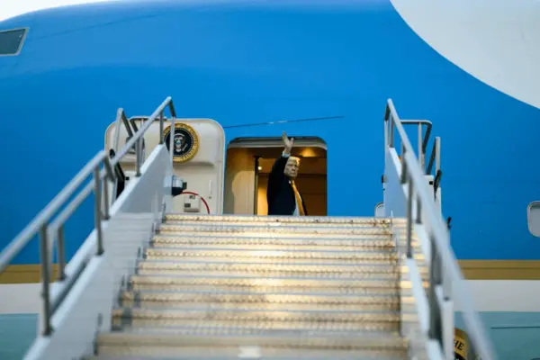 40 секунд у фургоні: як Трампа таємно перевезли з Анкари на військовий борт
