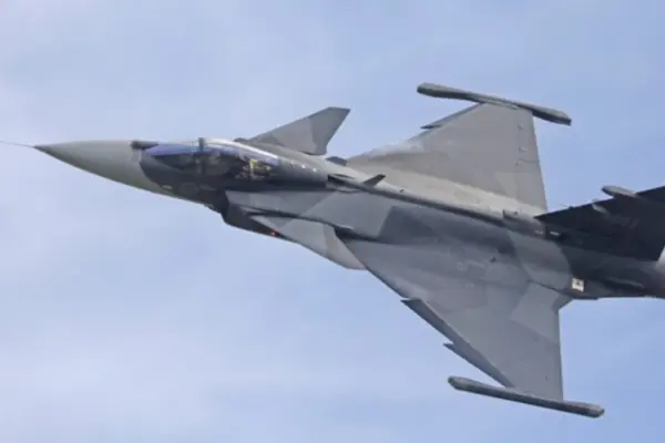 Хто підтвердив аварію Gripen біля Сольнока: ролі посадовців і Збройних сил