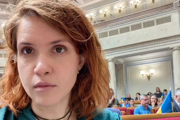 Хронологія: Безугла знову вступила до фракції «Слуга народу»