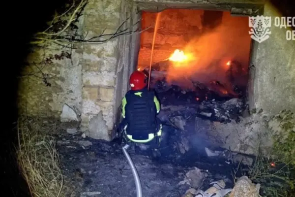 Ніч на 15 жовтня на Одещині: що залишилося від удару по житлу, банку і підприємству