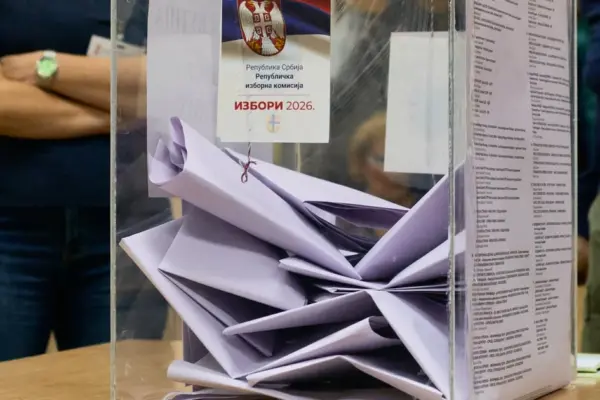 Як відбувається голосування на дострокових виборах у Сербії